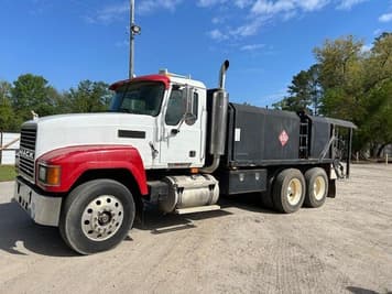 Main image Mack CH613